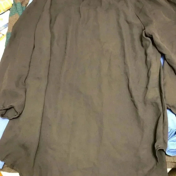 Daniel Rainn Scoop Top with Chain Neckline - Picture 4 of 4